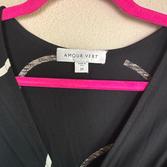 Amour Vert Black and White Wave Pattern “Olive” Viscose Knot Front Midi Dress 2X - Picture 7 of 11